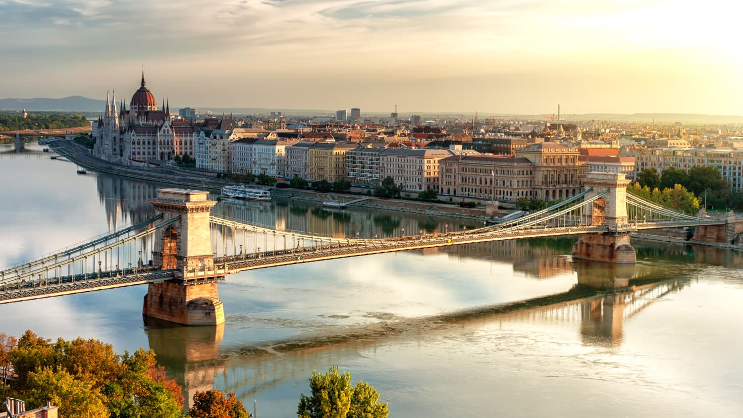 Aktuelle Berichterstattung über britisches Weltgeschehen in deutschen Medien mit Fokus auf wichtige Ereignisse