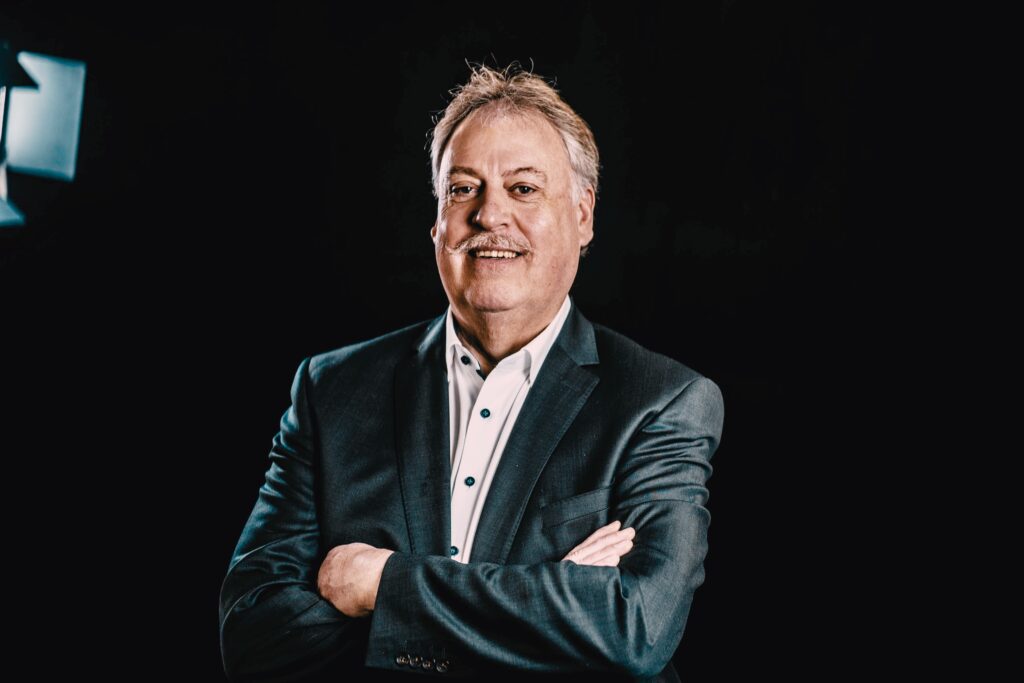 Dietmar Scheffel, internationaler Finanzexperte, inspiriert Finanzprofis mit grenzüberschreitendem Fachwissen
