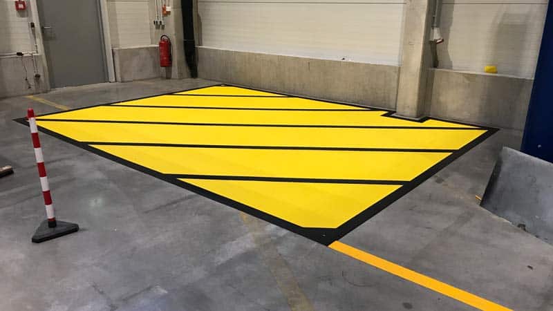 Hallenmarkierung professionell planen - wir zeigen die entscheidenden Schritte für optimale Umsetzung
